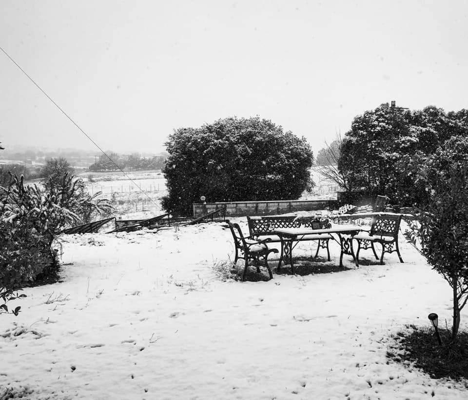Guesthouse Bizani Neo Mpizani Exteriér fotografie