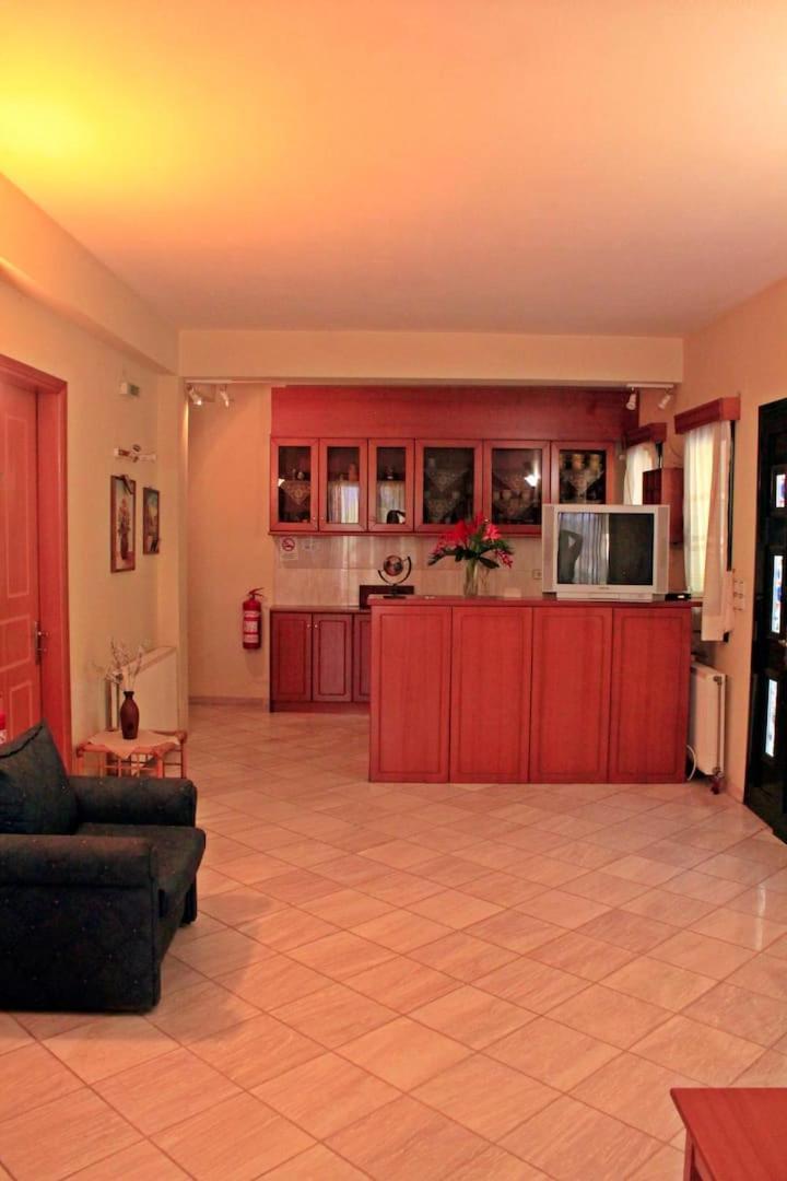 Guesthouse Bizani Neo Mpizani Exteriér fotografie