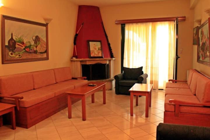 Guesthouse Bizani Neo Mpizani Exteriér fotografie