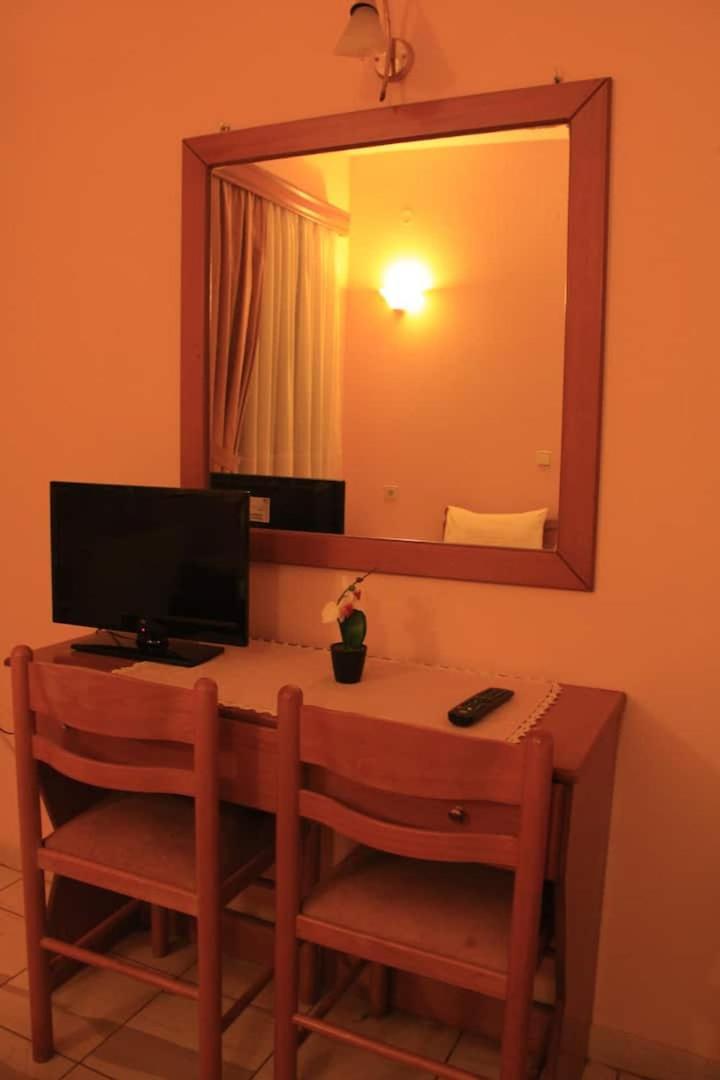 Guesthouse Bizani Neo Mpizani Exteriér fotografie